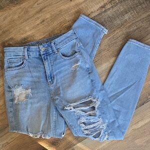 American Eagle High Rise Curvy Mom Jean Size 0R